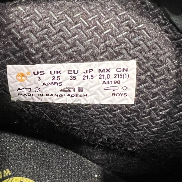 Boys black suede Timberland boots, size 3. - Picture 10 of 11